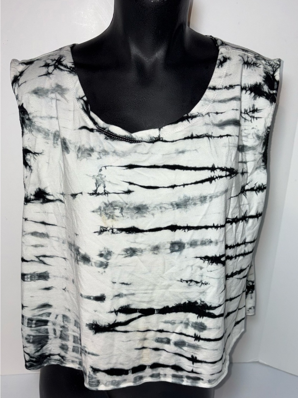 Women’s Black & White Tie-Dye Crop Tank Top